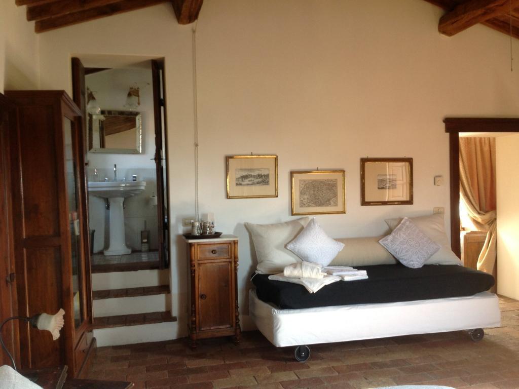 Poggioba Bed and Breakfast Sovana Δωμάτιο φωτογραφία